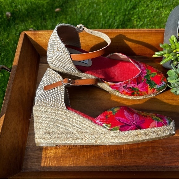 Dorking by Fluchos Red Leather Floral Ankle Strap Espadrilles | Size 39 | 9 NWOT - Picture 3 of 8